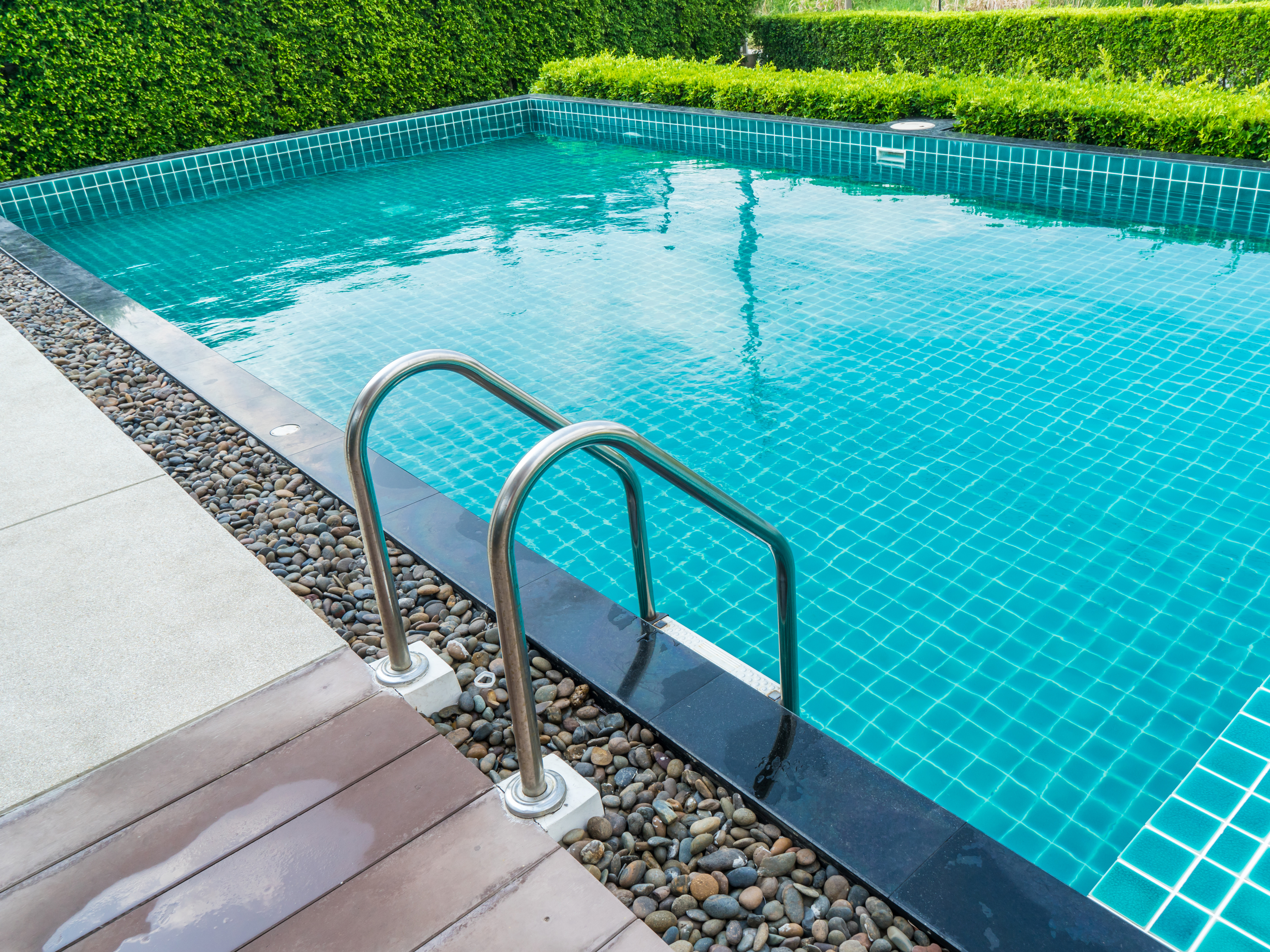 Header Domestic Pools